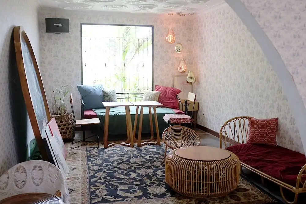 tempat kencan bandung - Kamar Nenek