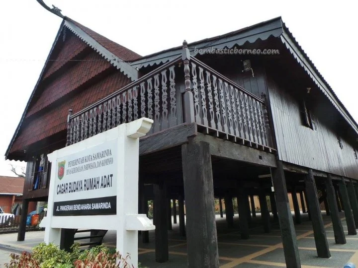 Kampung Tenun & Rumah Tua
