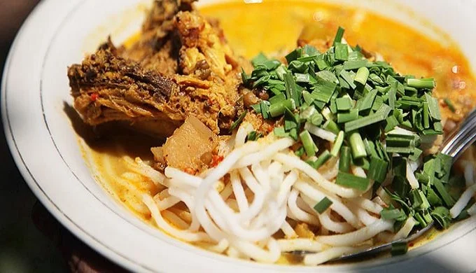 makanan khas tangerang - Laksa Tangerang