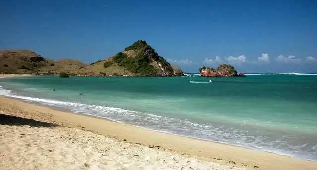 Pantai Kuta Lombok