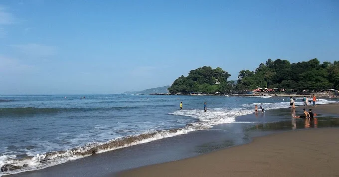 Pantai Pelabuhan Ratu Sukabumi