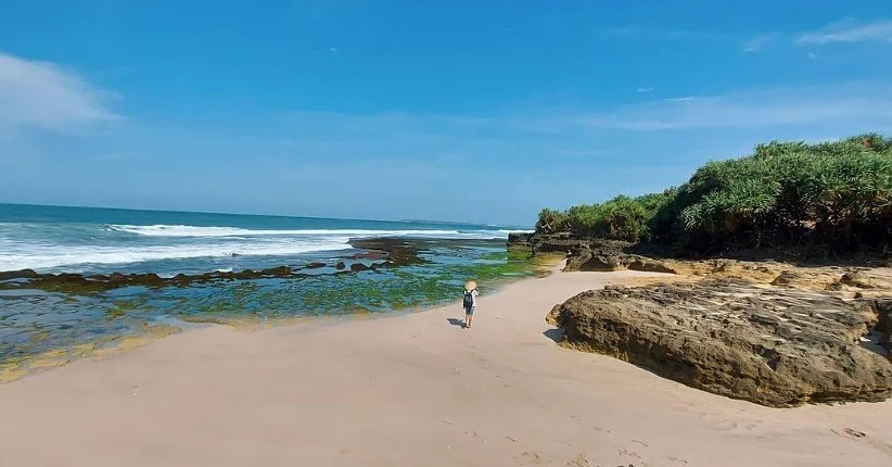 Pantai Ujung Genteng Sukabumi