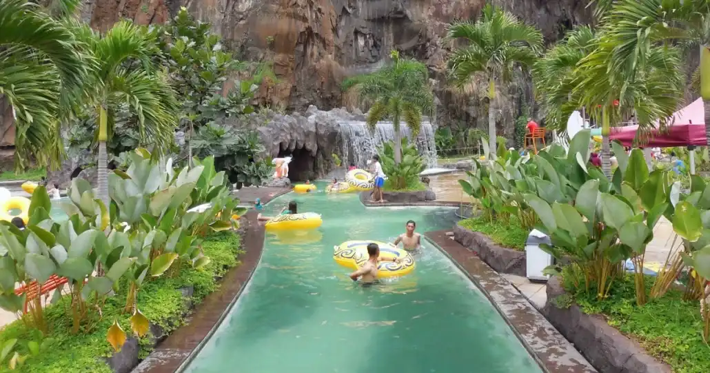 Tempat Renang di Bandung - Pesona Nirwana Waterpark