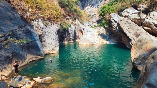 wisata bandung hits - Sanghyang Heuleut
