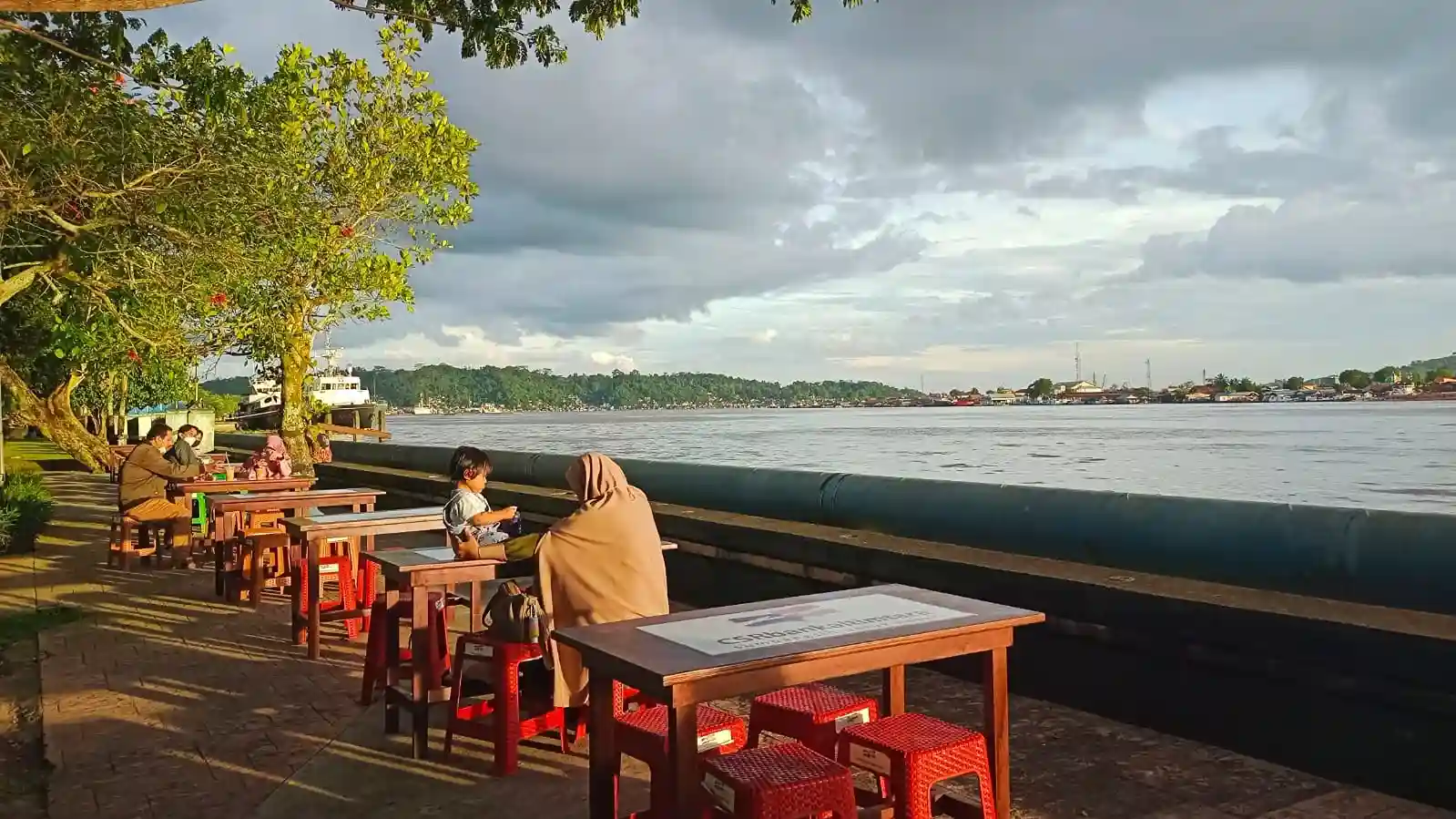 Taman Tepian Mahakam