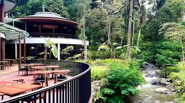 Wisata Kuliner di Amarta Restaurant Enchanting Valley
