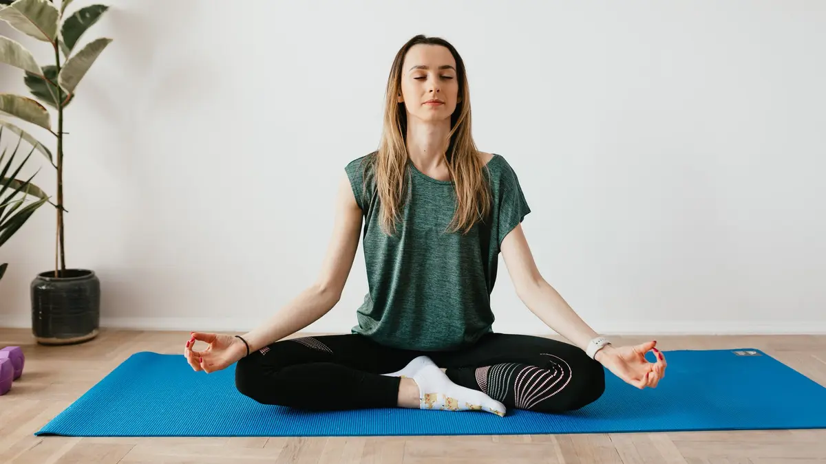 olahraga yoga selama puasa