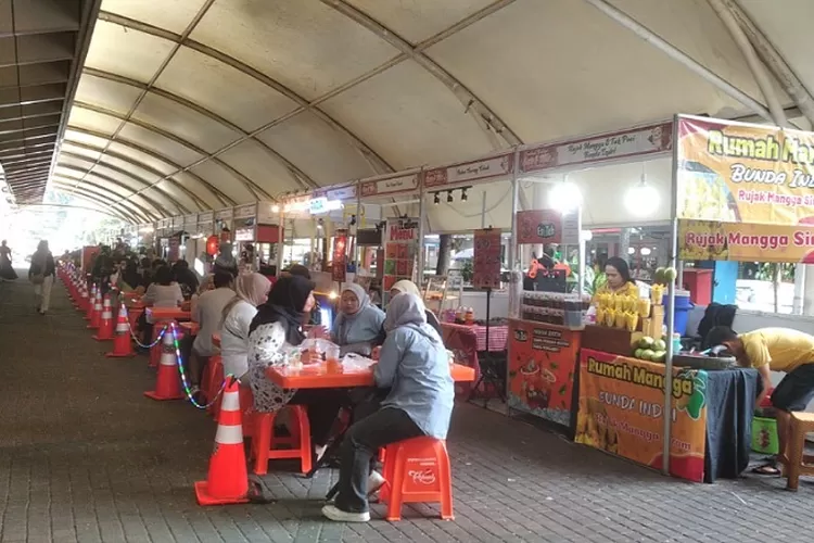 Blok M Square