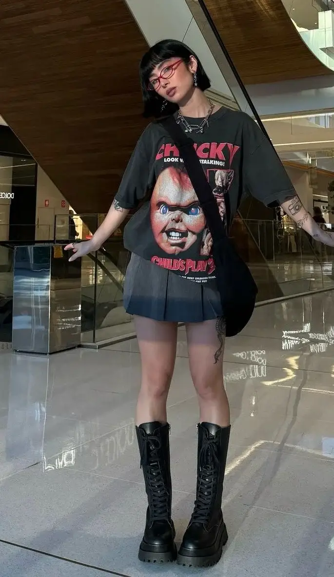 outfit ke fanmeet idol - Edgy Street Style