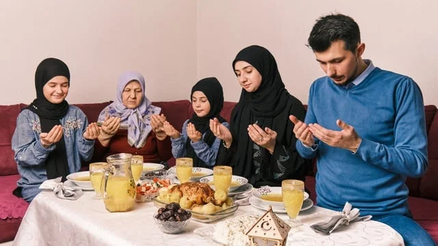 Jadwal Buka Puasa Ramadan 2025