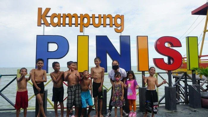 Kampung Pinisi