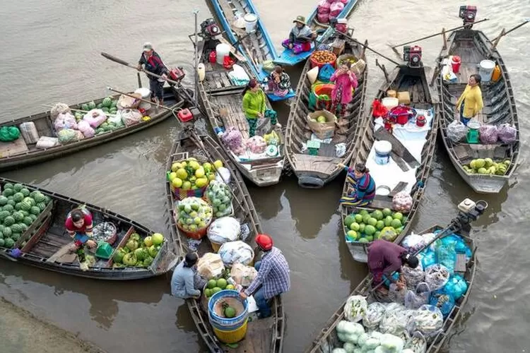 Pasar Apung Panglima Besar (Kalimantan Tengah)