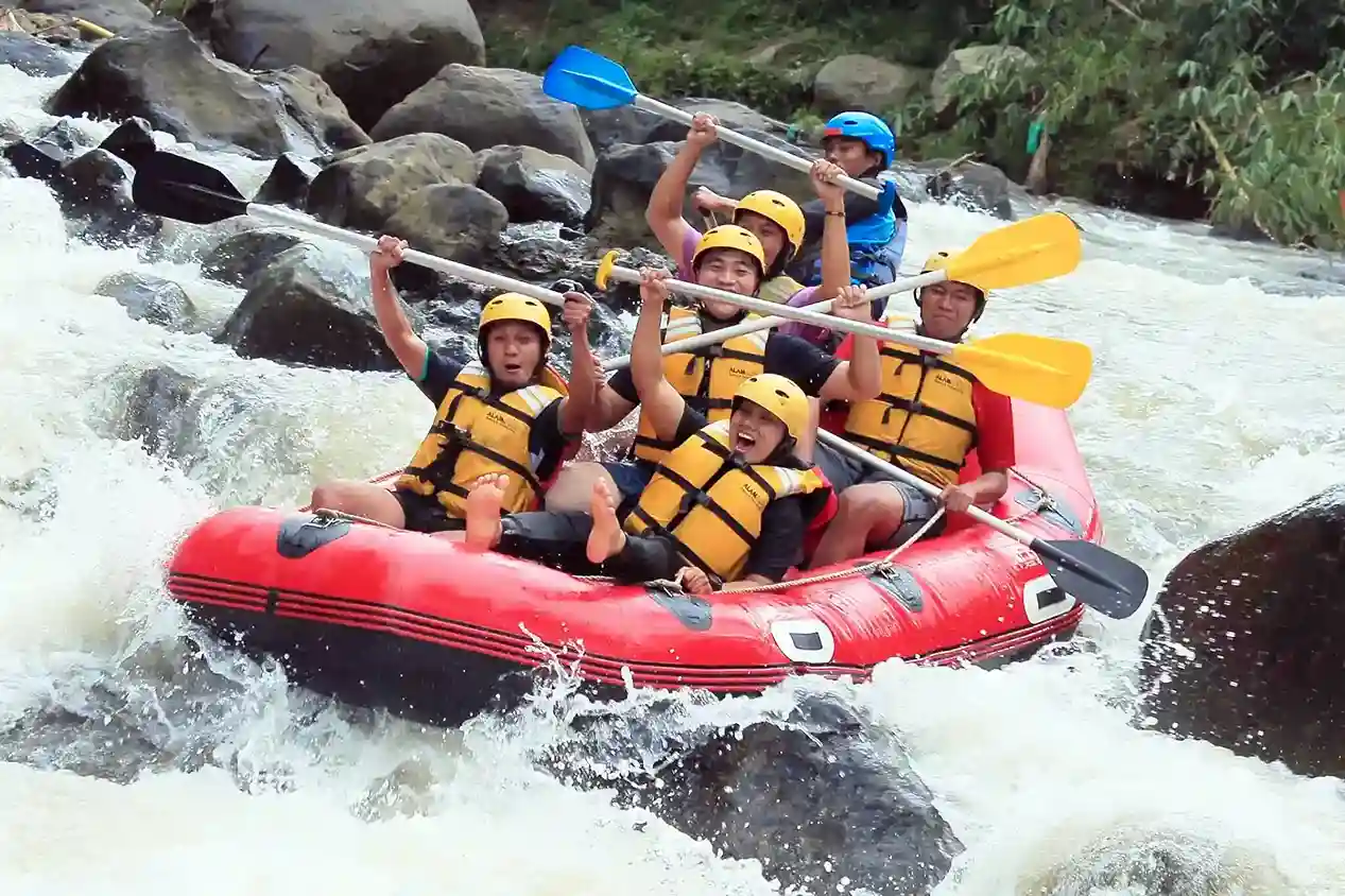 rafting bogor - Sungai Cisadane