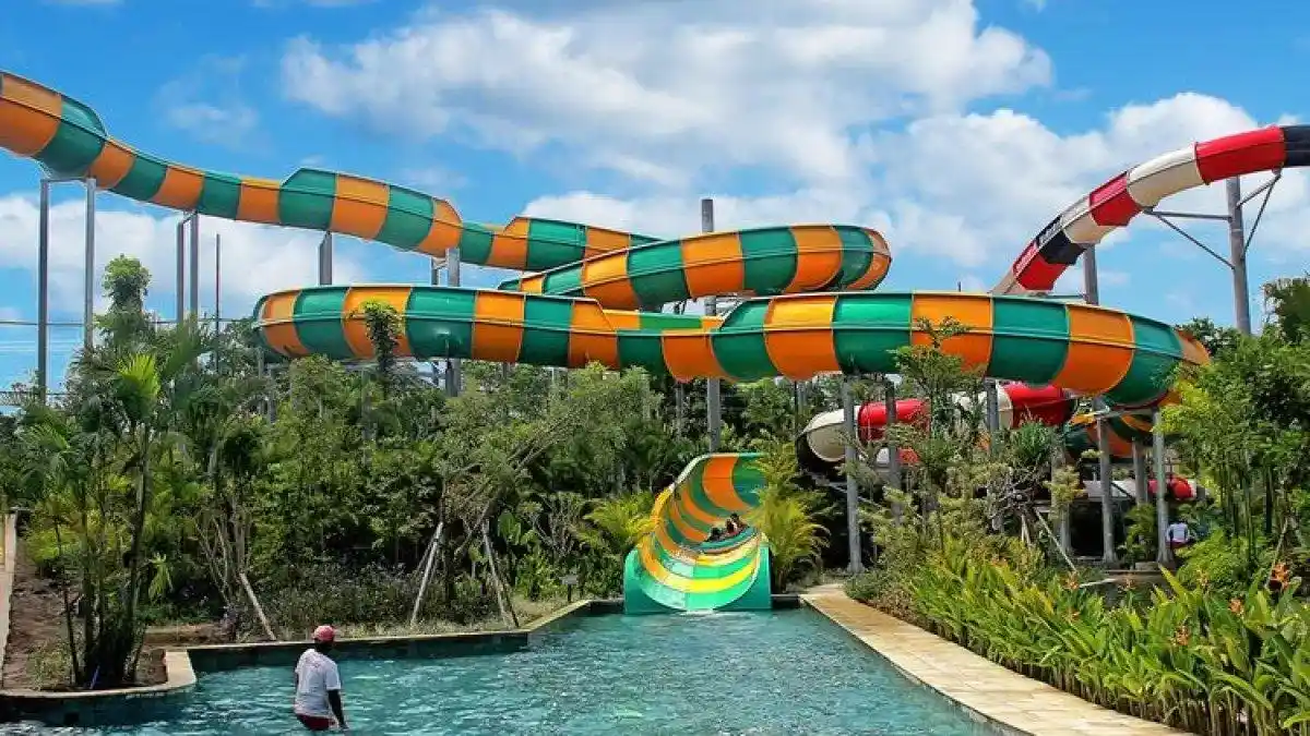tempat wisata untuk libur lebaran di jogja - waterboom jogja