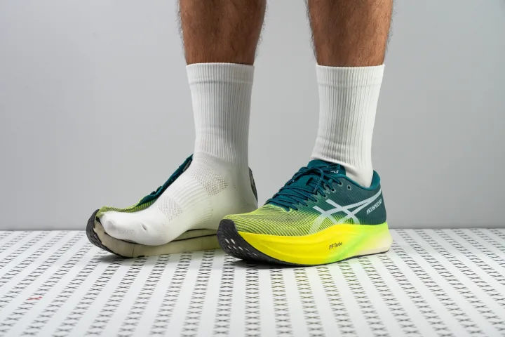 sepatu running - Asics Metaspeed Sky+