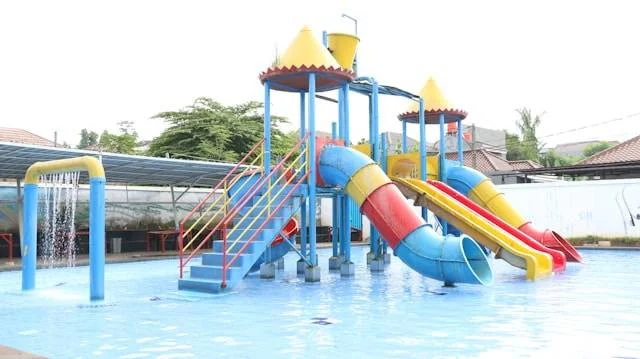 Kolam renang di Depok - B-Splash Waterpark and Playground