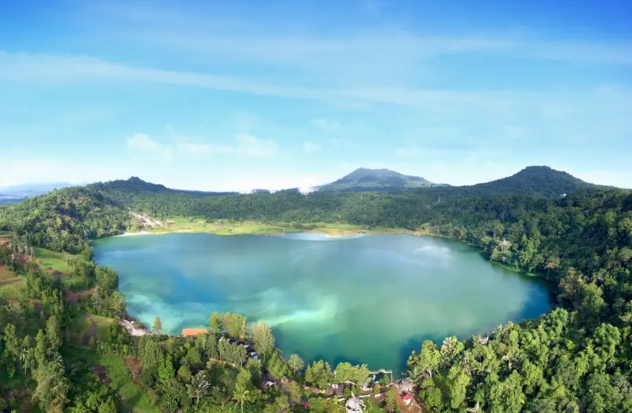 wisata tomohon di Danau Linow