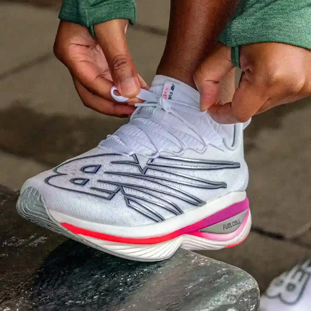 sepatu running New Balance FuelCell SuperComp Elite v3