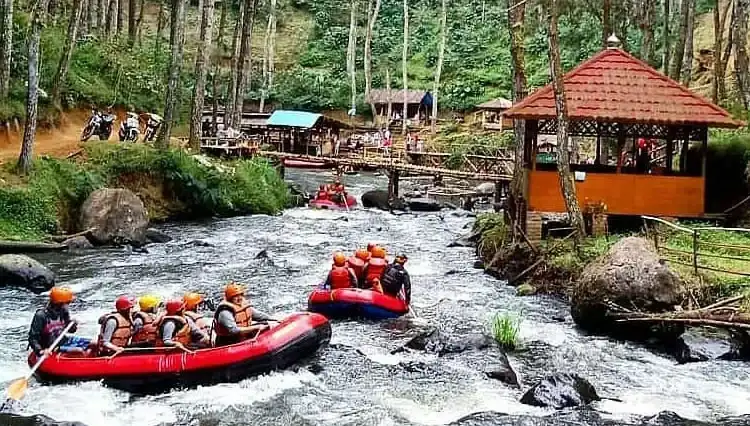 Rafting di Sungai Palayangan Pangalengan