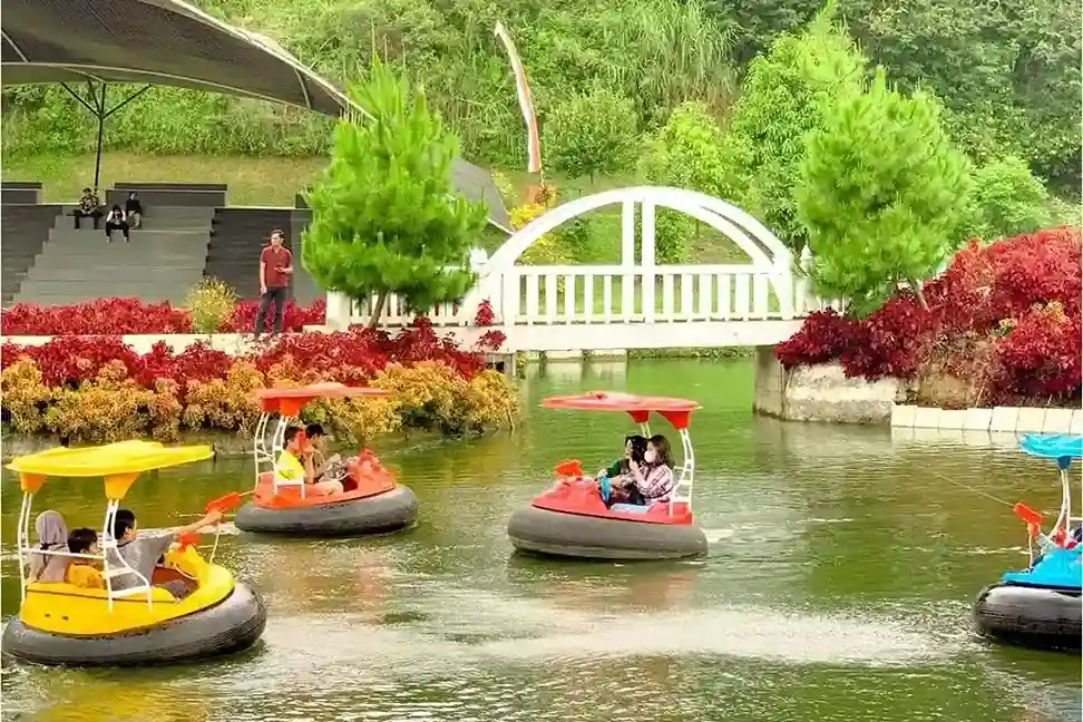 wisata romantis bandung -Taman Lembah Dewata