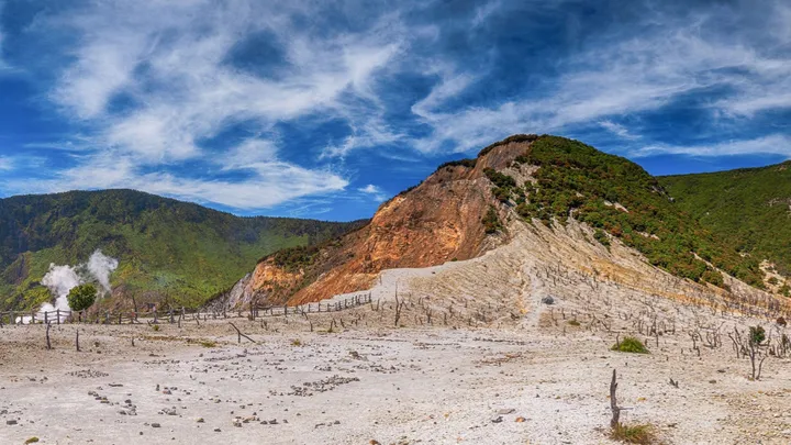wisata hits garut - Gunung Papandayan