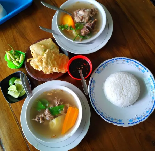 Sop Buntut & Es Teler Jeng Sri