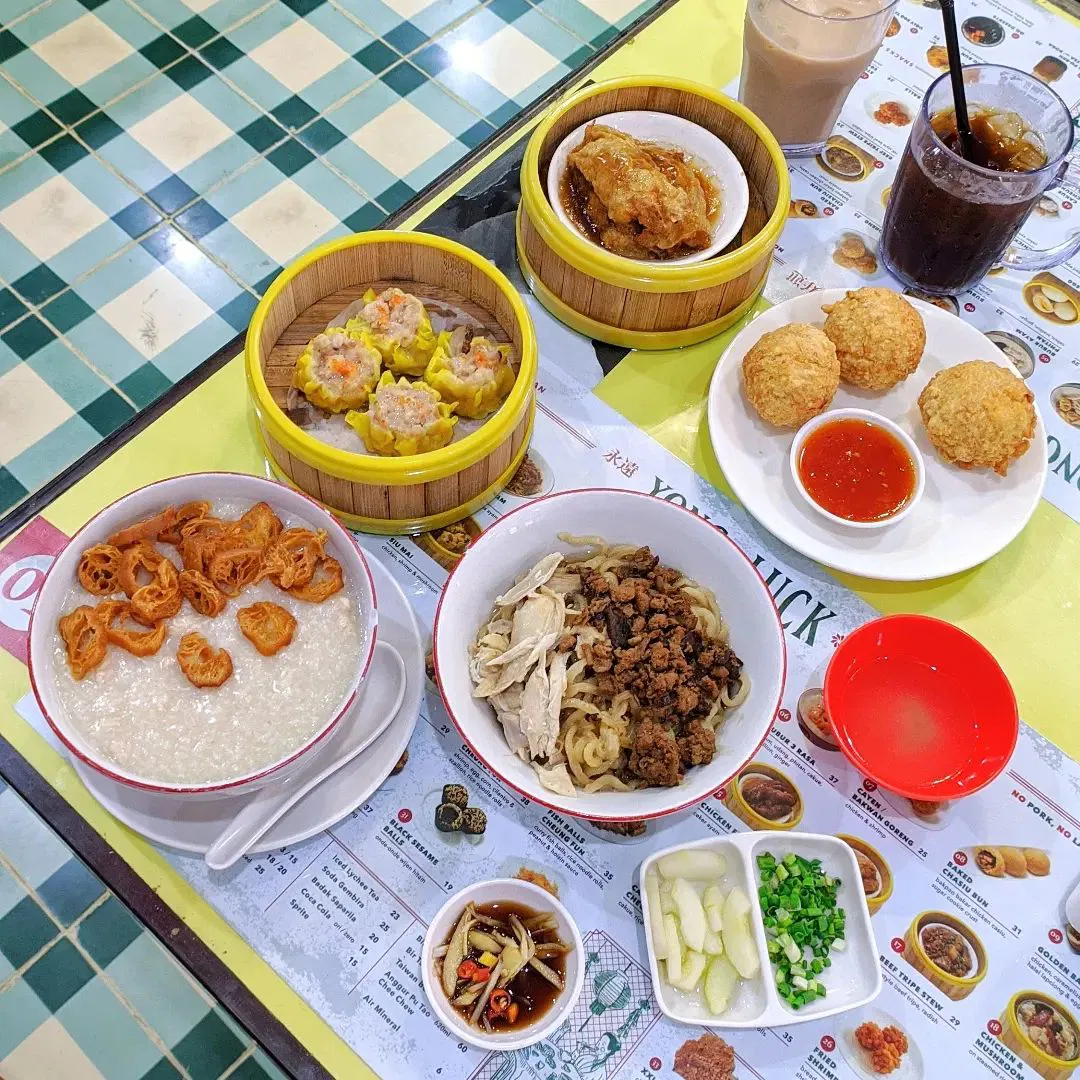 Resto Surabaya Enak - Yong Luck Club