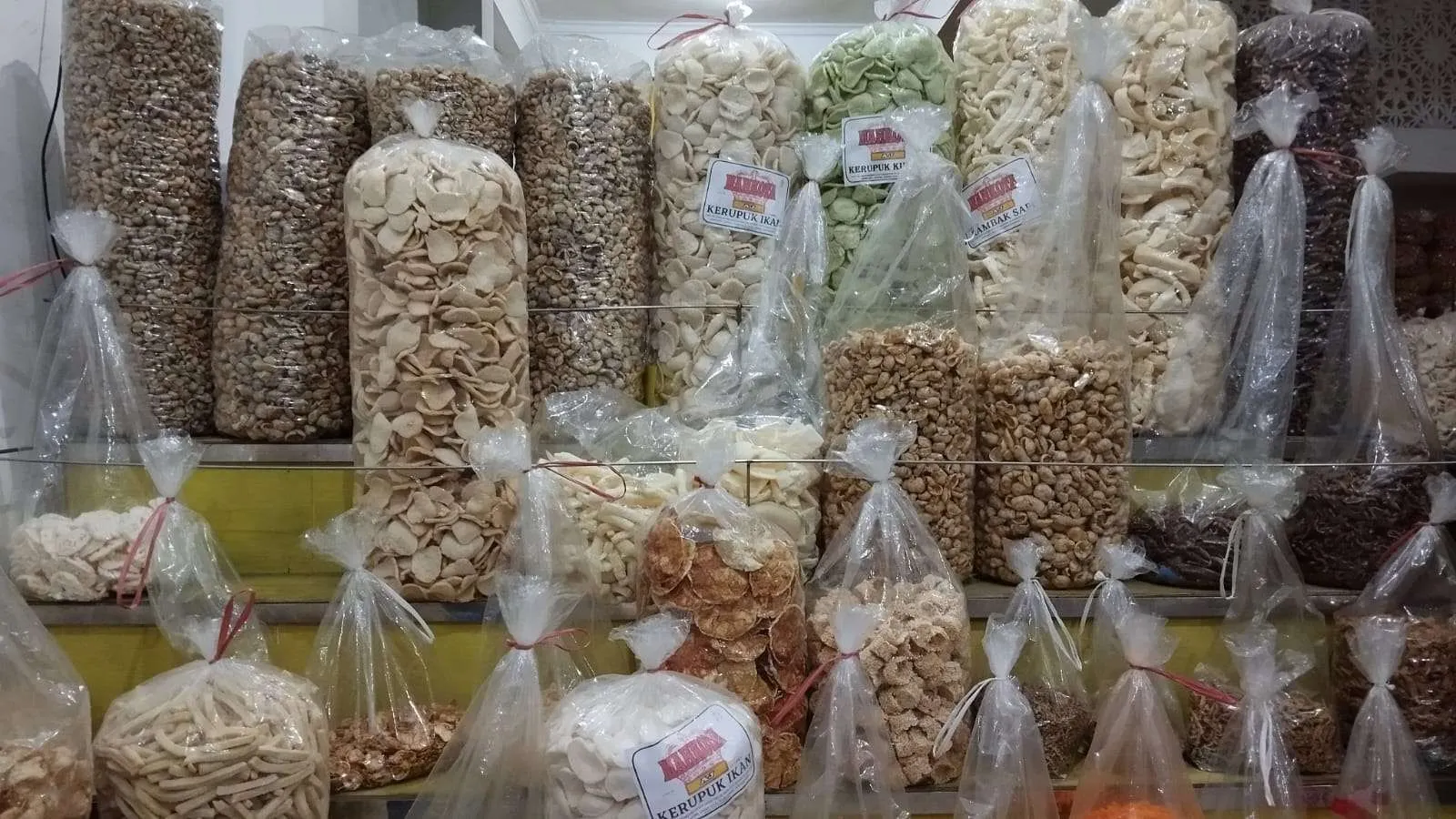 kuliner khas surabaya - 3. Kerupuk Ikan Kenjeran