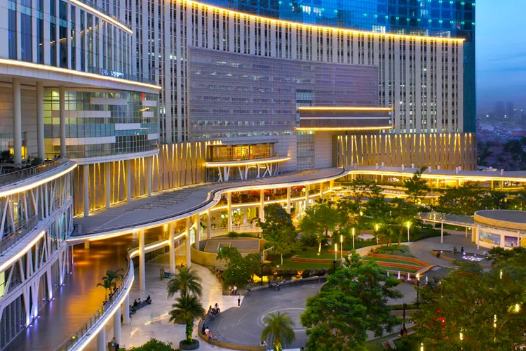Tribeca Park Mall Central Park