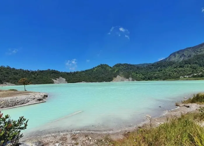wisata hits garut- kawah talaga bodas