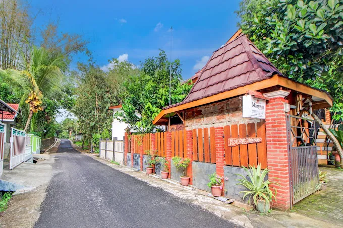 5. OYO 94377 Maryam Homestay Syariah 2- Villa Gunung Kidul