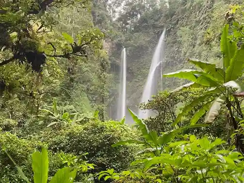 Air Terjun Curug Sawer dan Air Terjun Lembah Purba Situ Gunung Sukabumi