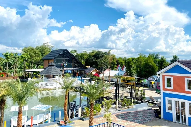 Fasilitas Pendukung Wisata Alam Oasis