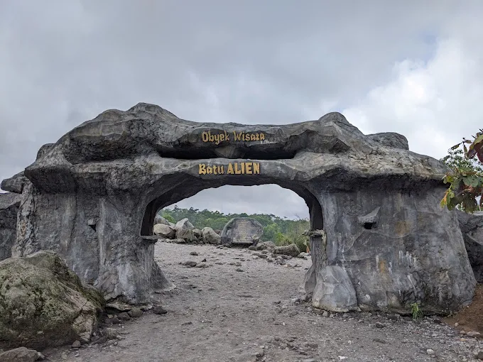 Wahana di The Lost World Castle Yogyakarta