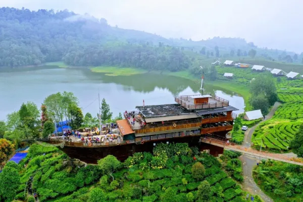 Glamping Lakeside Rancabali