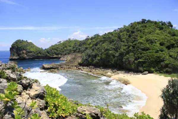Pantai Watu Lepek