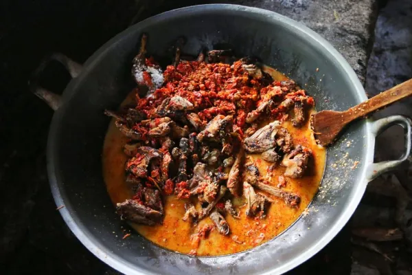 Kuliner Banyuwangi - Ayam Pedas Rantinem