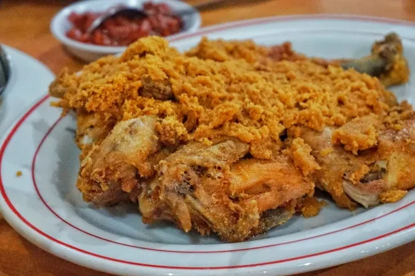 Kuliner Jakarta Selatan - Ayam Goreng Kremes Ny Suharti