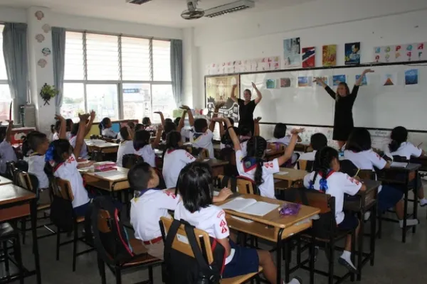 Guru Bahasa Inggris di Luar Negeri