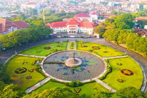 Alun - alun tugu Malang