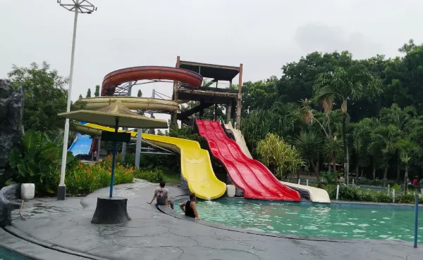 Daya Tarik Planet Waterboom yang Bikin Nagih