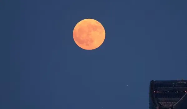 Kapan Terjadinya Strawberry Moon dan Jam Berapa
