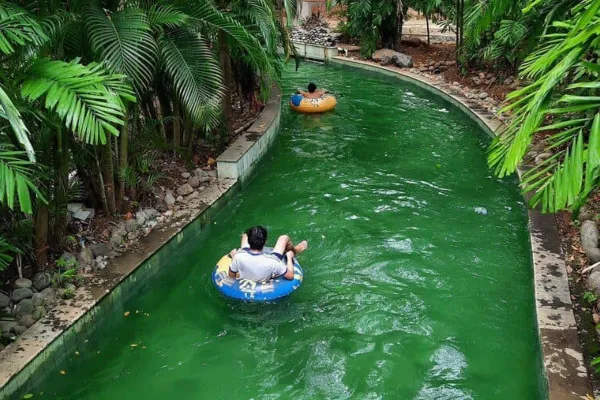 10 Wahana Air Seru yang Wajib Dicoba di Bugis Waterpark