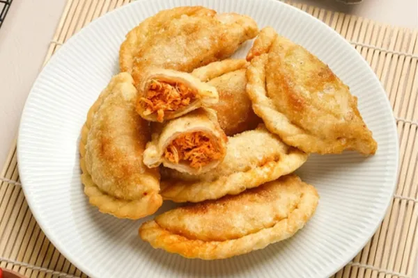 Cireng Isi Ayam Tomyum – Jakarta & Bandung