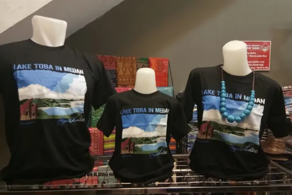Kaos Jegez & Gantungan Kunci