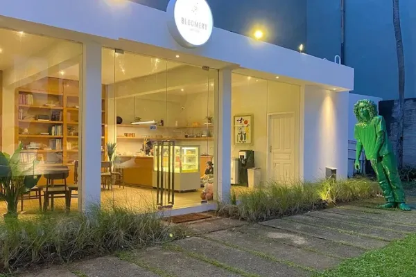Cafe Dessert Semarang Bloomery Cake & Patisserie