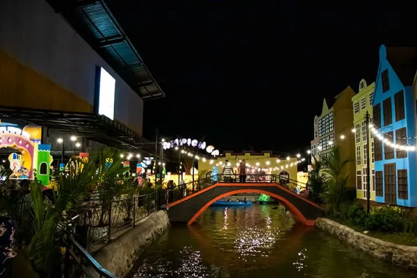 3. Wahana Edukatif + Spot Foto Aesthetic di Dira Park