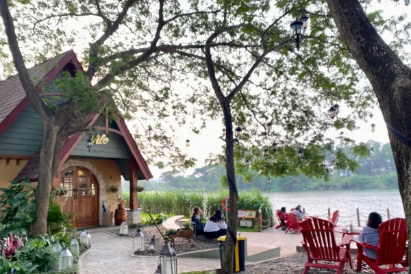 Beda dari yang Lain_ Vilo Lakeside Rasa Negeri Dongeng