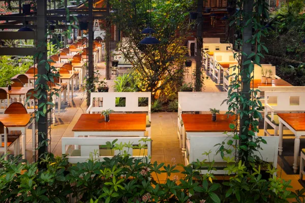 Bougenville Café & Resto, Tempat Nongkrong Asik Setelah Jalan-Jalan Taman Agrowisata Bukit Bougenville