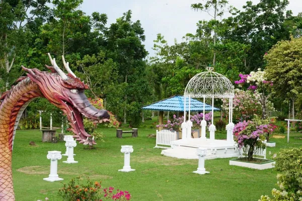 Kebun Buah yang Boleh Dipetik Langsung di Taman Agrowisata Bukit Bougenville